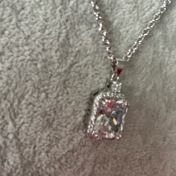 New! Stunning Silver Halo Diamond Necklace - Picture 5 of 9